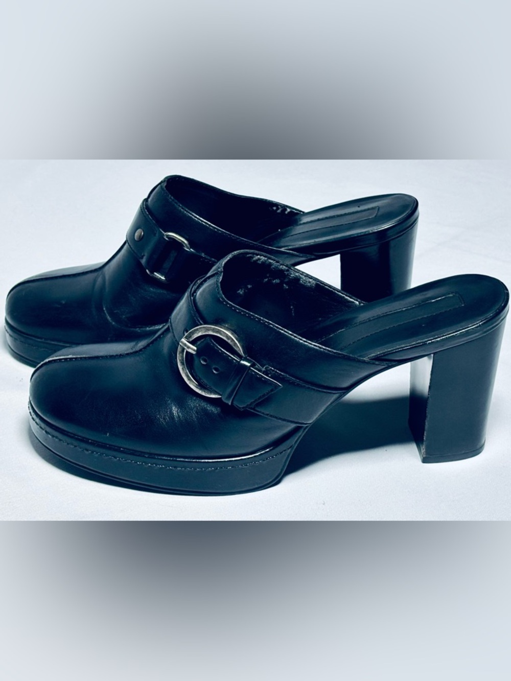 Gianni Bini Leather Chunky Heel Mules Women's 7.5M Black Buckle Detail GOOD